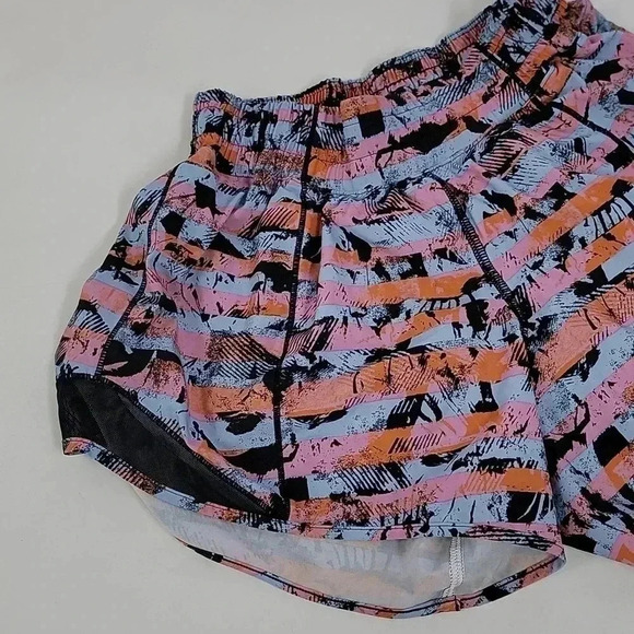 Lululemon Hotty Hot Short II *Long 4"Inversion Multi / Black - Picture 5 of 16